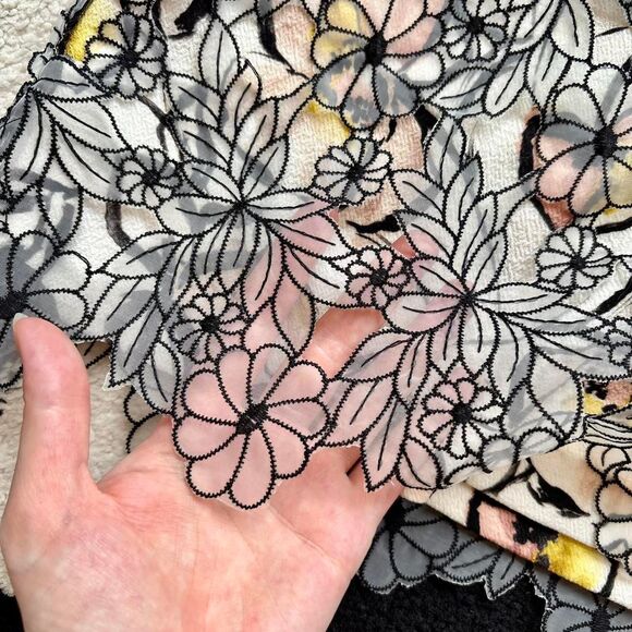 Badgley Mischka Floral Lace Long Sleeve Top 4 - Picture 5 of 6